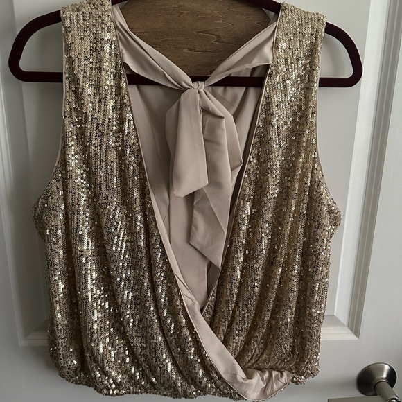 Anthropology gold sequin top - Picture 3 of 4